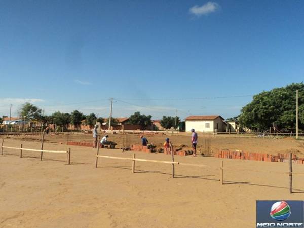 Bairro Morada Nova é contemplado com quadra coberta, com vestuário