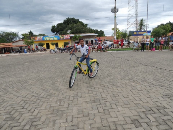 Entrega das bicicletas do programa pedala Piauí aos alunos da rede municipal de Curralinhos -PI - Imagem 29