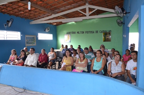 Palestra com fonoaudióloga encerra semana pedagógica e orienta professores sobre cuidados com a voz  - Imagem 3