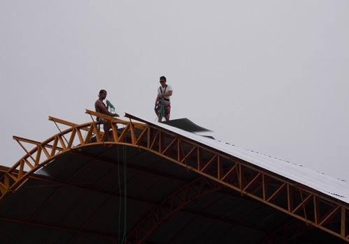 Construção da quadra poliesportiva da escola Genésio Moreira avança no município - Imagem 8