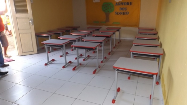 Prefeito Zé Henrique entrega reforma de escola e equipa poço - Imagem 3