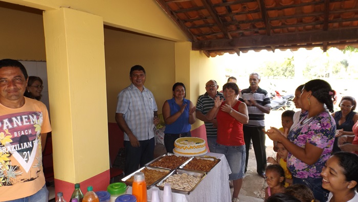 Prefeito Zé Henrique entrega reforma de escola e equipa poço