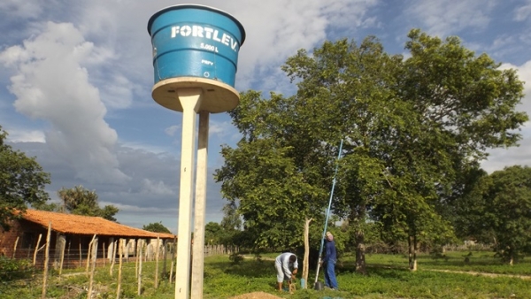 Prefeito Zé Henrique entrega reforma de escola e equipa poço - Imagem 8