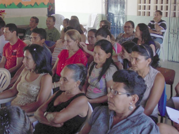 Merendeiras participam de curso de formação e treinamento.  - Imagem 2