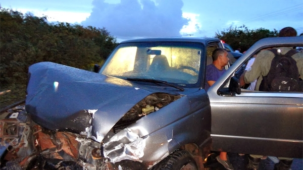 Tragédia:Colisão entre 5 veículos na BR-343 mata três motoqueiros. Foto! - Imagem 7