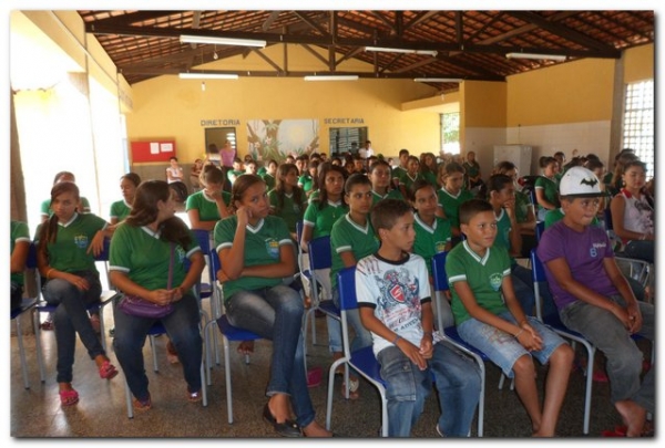 CREAS desenvolve Projeto CREAS : Protagonismo Juvenil  Combate as Drogas na  Unidade Escolar Manoel F. B. de Macedo - Imagem 7