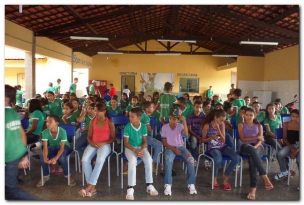 CREAS desenvolve Projeto CREAS : Protagonismo Juvenil  Combate as Drogas na  Unidade Escolar Manoel F. B. de Macedo - Imagem 3