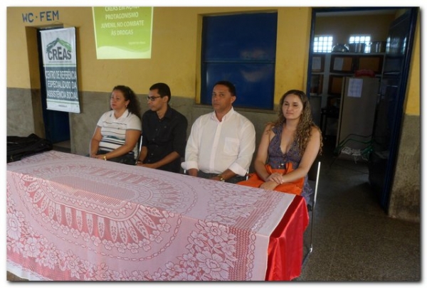 CREAS desenvolve Projeto CREAS : Protagonismo Juvenil  Combate as Drogas na  Unidade Escolar Manoel F. B. de Macedo - Imagem 2