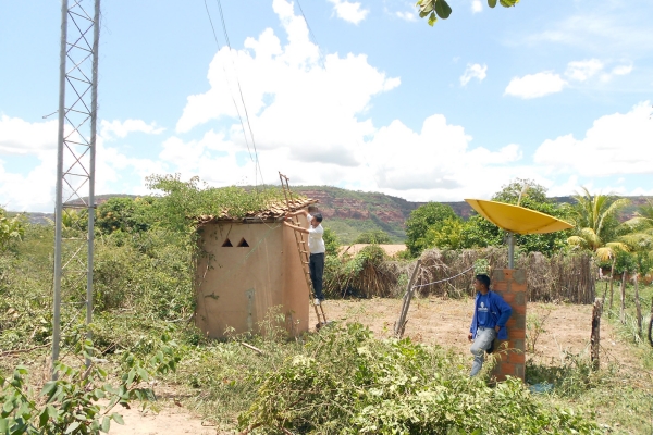 Prefeita de Currais  Claudia lobo colocou sinal da TV Meio Norte em Para Batins - Imagem 2