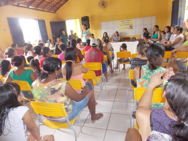 Reunião com pais da U.E. Adelaide Magalhães. - Imagem 12