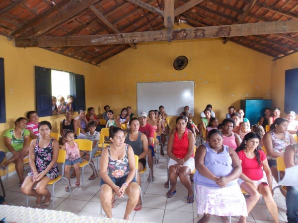 Reunião com pais da U.E. Adelaide Magalhães. - Imagem 9