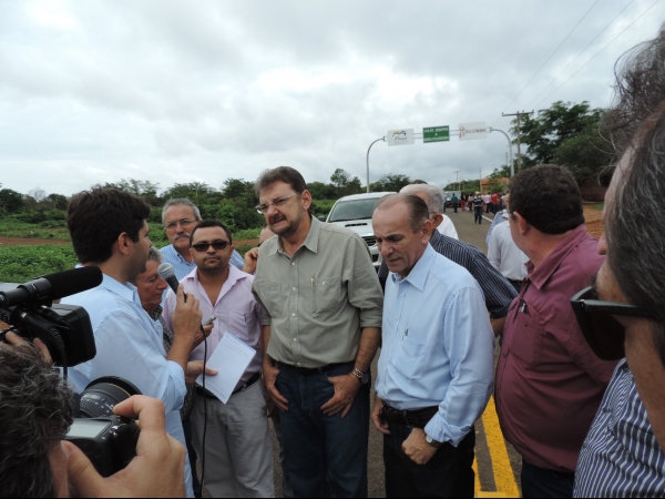 Governador Wilson Martins Inaugura obras de seu governo em Barra D“Alcântara - Imagem 2