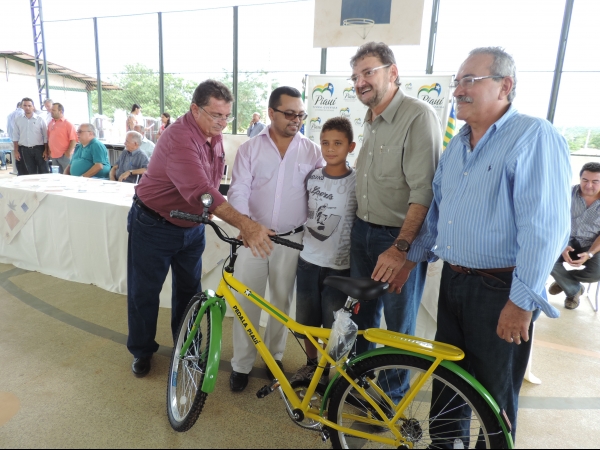Governador Wilson Martins Inaugura obras de seu governo em Barra D“Alcântara - Imagem 26
