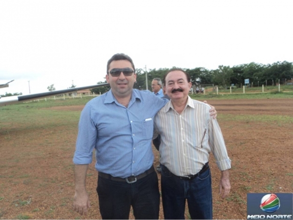 Governador Wilson Martins e sua comitiva desembarcaram em Valença na manhã desta sexta-feira - Imagem 6