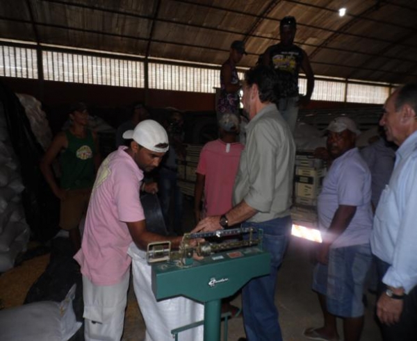 Wilson Martins inaugura obras e é recebido por lideranças políticas - Imagem 8