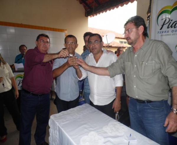 Wilson Martins inaugura obras e é recebido por lideranças políticas - Imagem 12