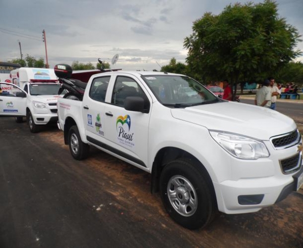 Wilson Martins inaugura obras e é recebido por lideranças políticas - Imagem 1