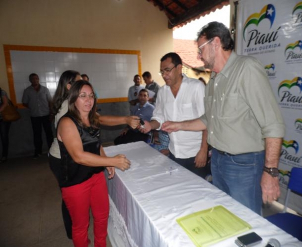 Wilson Martins inaugura obras e é recebido por lideranças políticas - Imagem 11