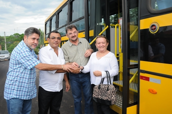 Wilson Martins inaugura obras e é recebido por lideranças políticas - Imagem 21