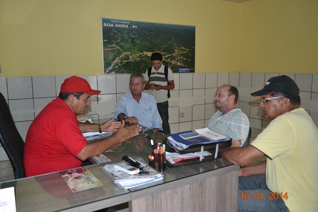 Obra de asfaltamento da Pi 331 é acelerada com a chegada de mais máquinas.