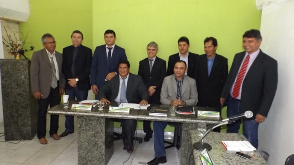 Prefeito Zé Henrique fala sobre  ações de 2013 e anuncia ações para 2014  - Imagem 1