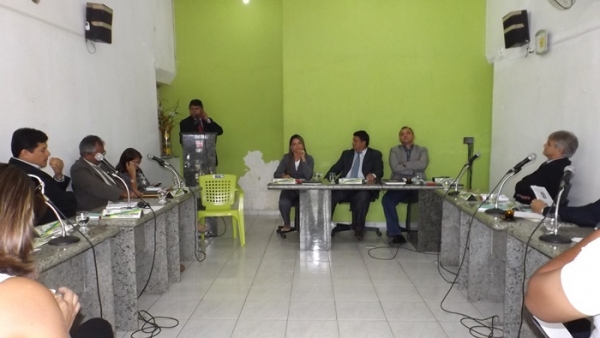 Prefeito Zé Henrique fala sobre  ações de 2013 e anuncia ações para 2014  - Imagem 7