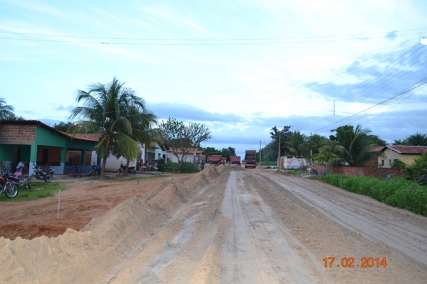 A obra de asfaltamento da PI 331 começa a receber aterro. - Imagem 13