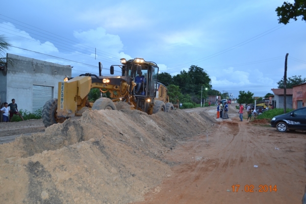 A obra de asfaltamento da PI 331 começa a receber aterro. - Imagem 9