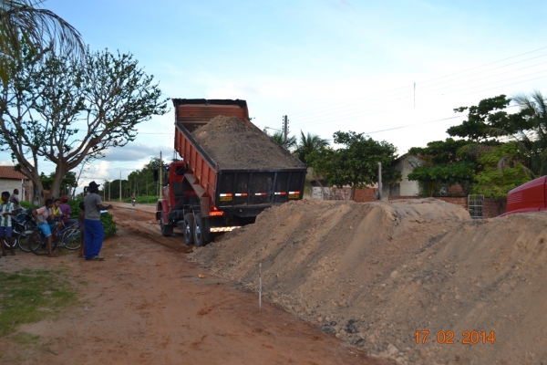 A obra de asfaltamento da PI 331 começa a receber aterro. - Imagem 55