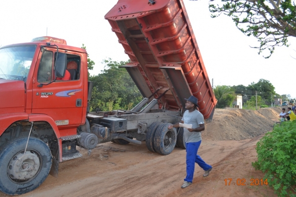 A obra de asfaltamento da PI 331 começa a receber aterro. - Imagem 59