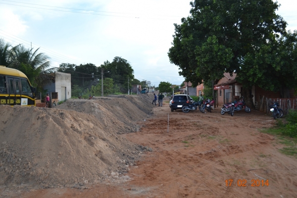 A obra de asfaltamento da PI 331 começa a receber aterro. - Imagem 56
