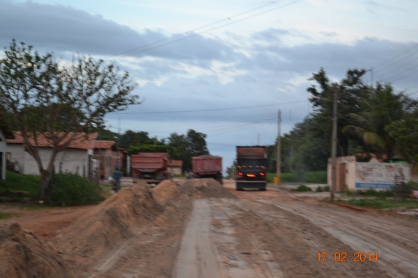 A obra de asfaltamento da PI 331 começa a receber aterro. - Imagem 11