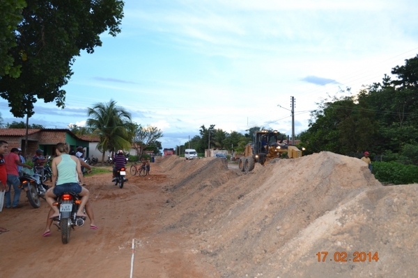 A obra de asfaltamento da PI 331 começa a receber aterro. - Imagem 29