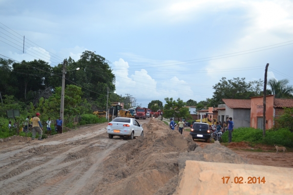 A obra de asfaltamento da PI 331 começa a receber aterro. - Imagem 27