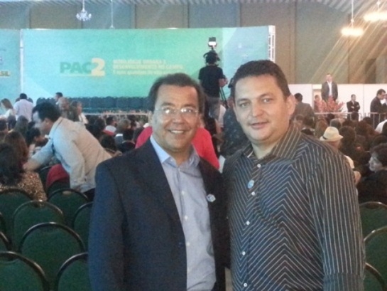 Prefeito de Água Branca Jonas Moura esteve presente no encontro com a Presidente Dilma - Imagem 2