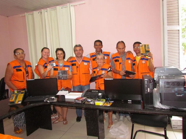 Prefeito Edílson Capote entrega equipamentos para a Secretaria da Defesa Civil - Imagem 3