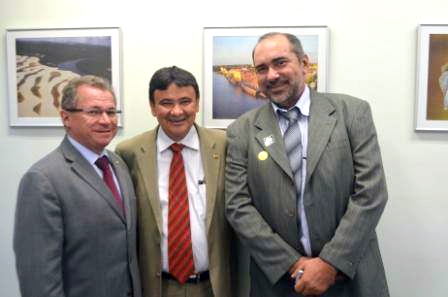 Prefeito vai à Brasília em busca de recursos para construção de balneário - Imagem 3