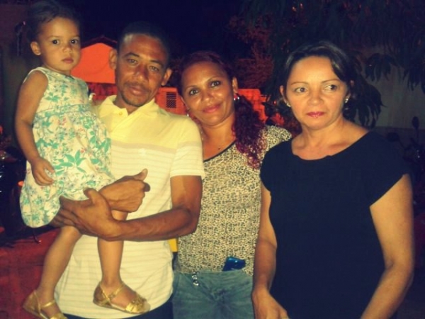 Marcela Urias comemora aniversário entre amigos e familiares. - Imagem 5