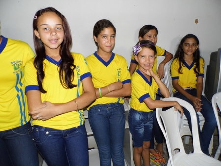 Prefeito Airton Veloso e secretária municipal de Educação, fazem entrega de bicicletas do programa pedala Piauí - Imagem 4