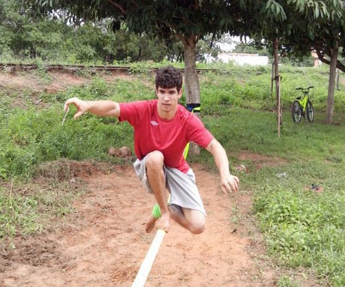 Galera Teen brasileirense treinando com eficiência o Slickline - Imagem 1