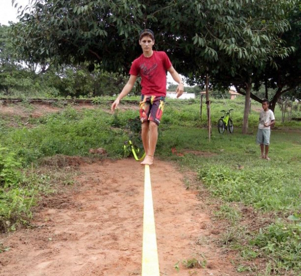 Galera Teen brasileirense treinando com eficiência o Slickline - Imagem 8