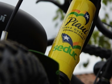 Prefeito Airton Veloso e secretária municipal de Educação, fazem entrega de bicicletas do programa pedala Piauí - Imagem 24