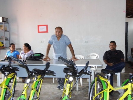 Prefeito Airton Veloso e secretária municipal de Educação, fazem entrega de bicicletas do programa pedala Piauí - Imagem 26