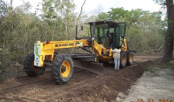 Prefeitura reforma e amplia estrada ligando as comunidades Faveira a Vila Esperança - Imagem 4