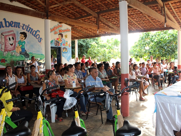 Prefeito participa de encerramento do Encontro Pedagógico 2014 - Imagem 9
