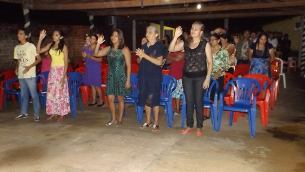 Prefeito assina lei que cria o dia do evangélico - Imagem 14