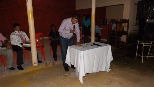 Prefeito assina lei que cria o dia do evangélico - Imagem 8