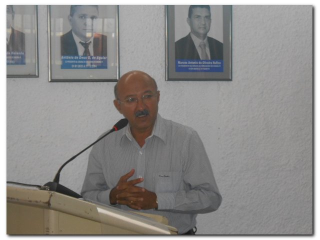 Dr. Moura deixa mensagem na abertura dos trabalhos do Legislativo para o ano de 2014