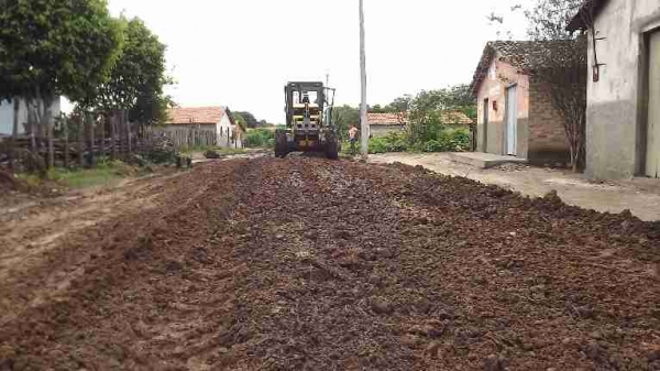 Prefeitura realiza empiçarramento de ruas periféricas de São João do Arraial  - Imagem 8