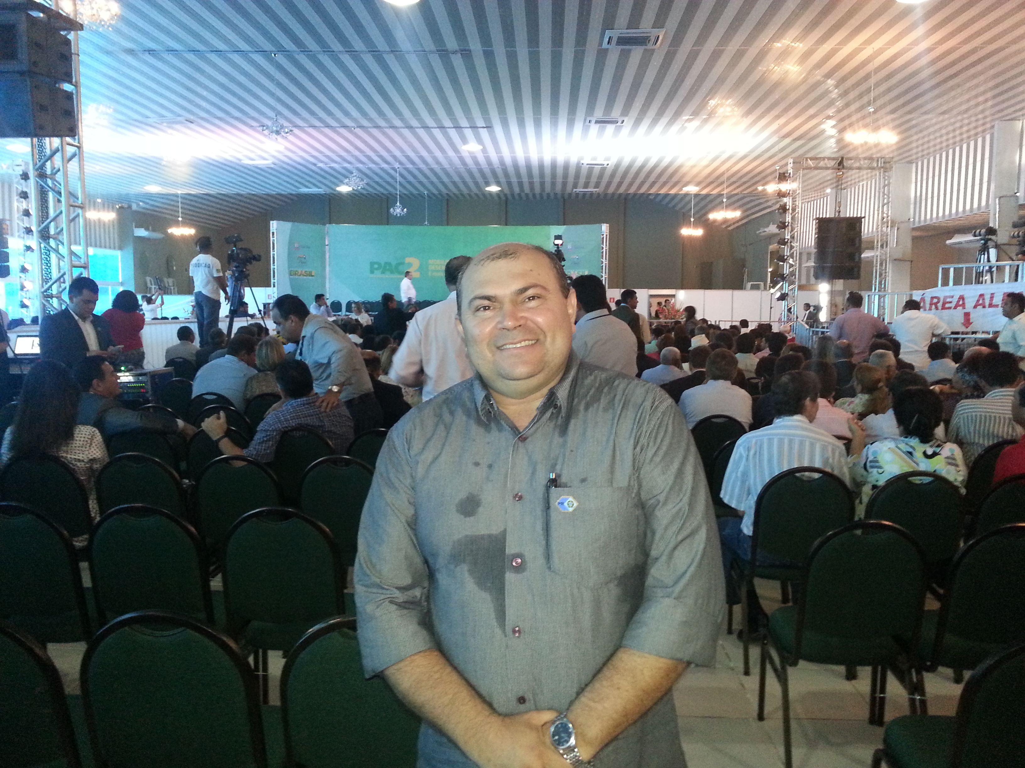 Prefeito Reginaldo do Simão participa de solenidade do PAC2 com a presidenta